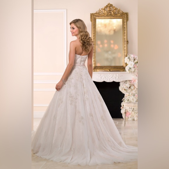 Size 6 Ivory Stella York Wedding Dress - Picture 2 of 14